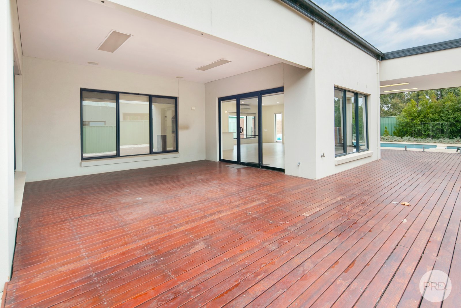 74 Faversham Avenue LAKE GARDENS 15