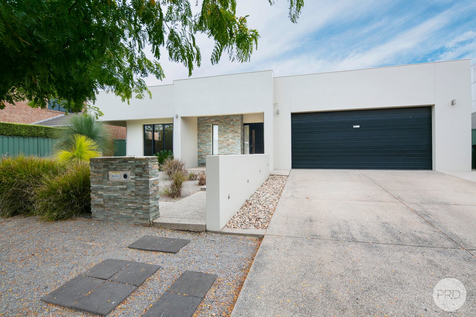 74 Faversham Avenue LAKE GARDENS 1