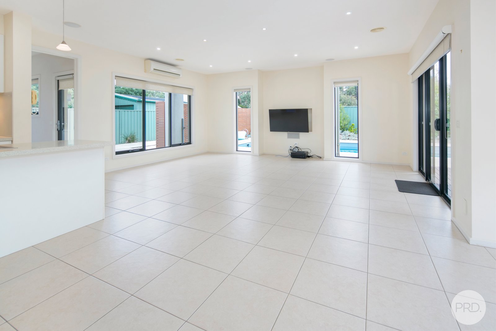 74 Faversham Avenue LAKE GARDENS 4