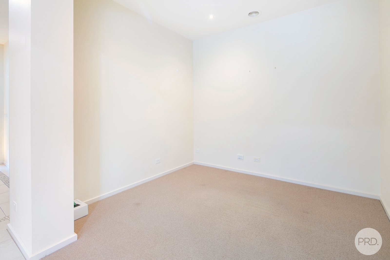74 Faversham Avenue LAKE GARDENS 8