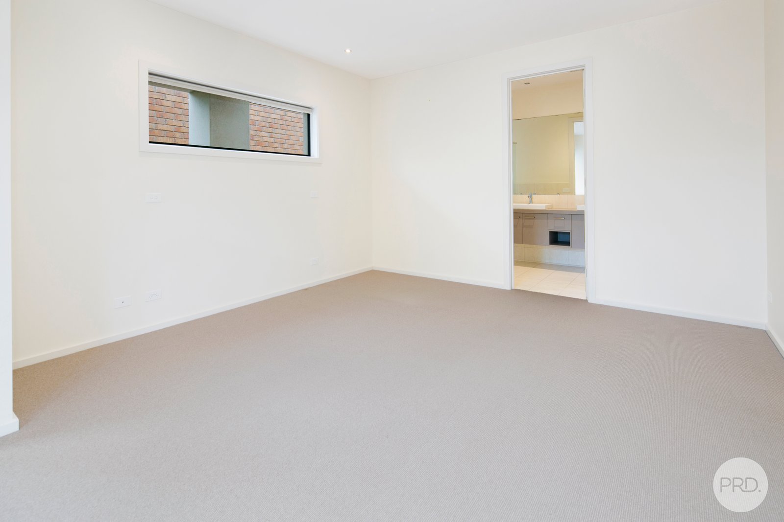 74 Faversham Avenue LAKE GARDENS 12