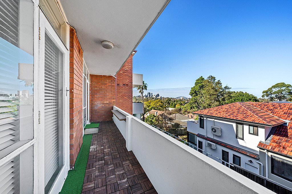 7/4 Greenwich Road GREENWICH 2