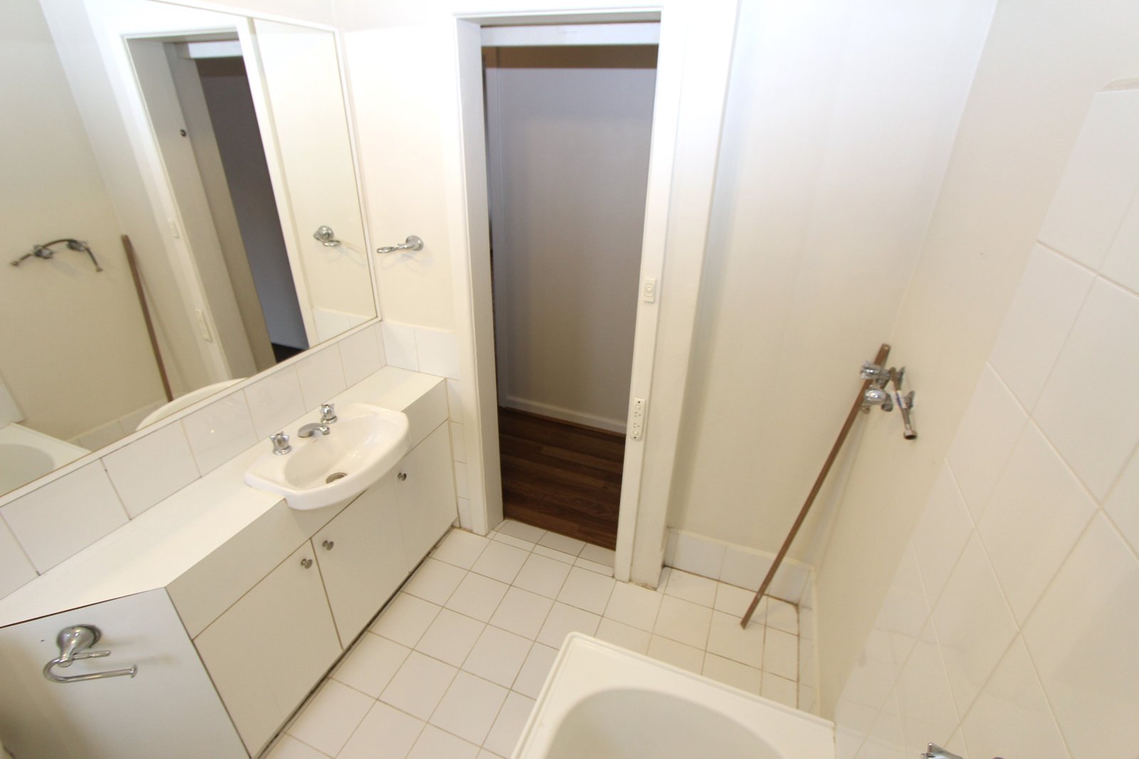 Real Estate and Property in 7/4 Hartpury Avenue, Elwood, VIC