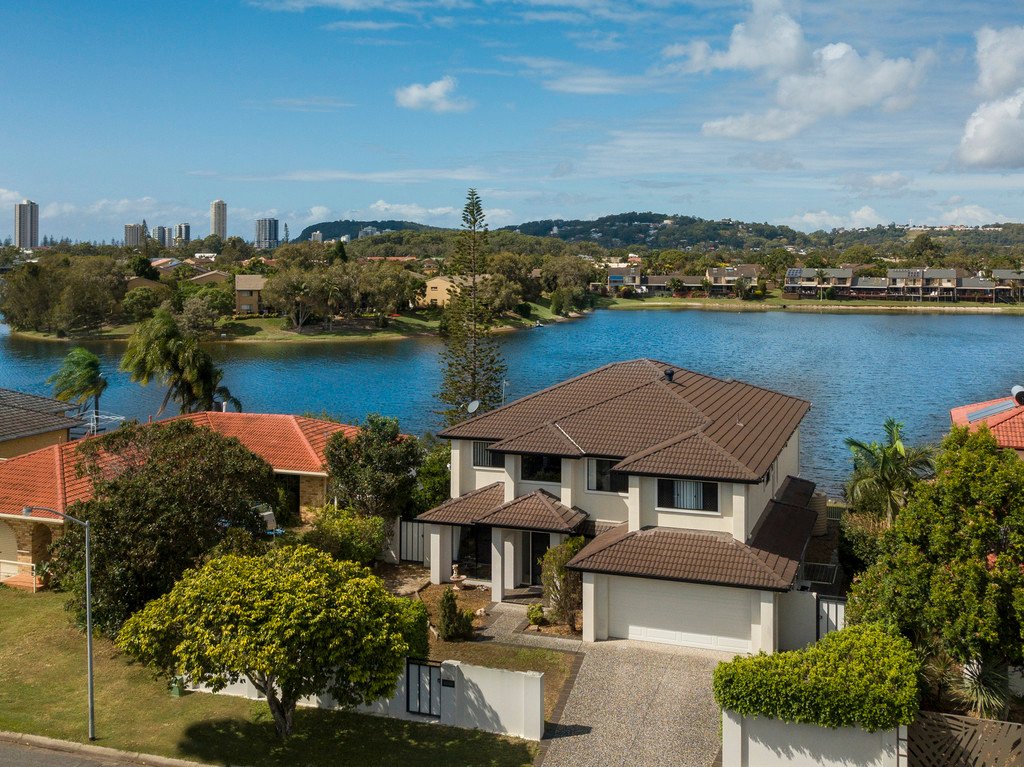 74 Honeyeater Drive BURLEIGH WATERS 1