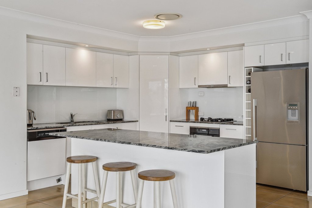 74 Honeyeater Drive BURLEIGH WATERS 9