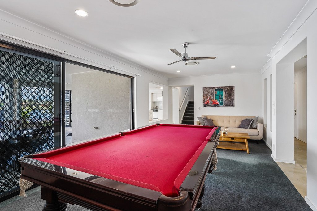 74 Honeyeater Drive BURLEIGH WATERS 12