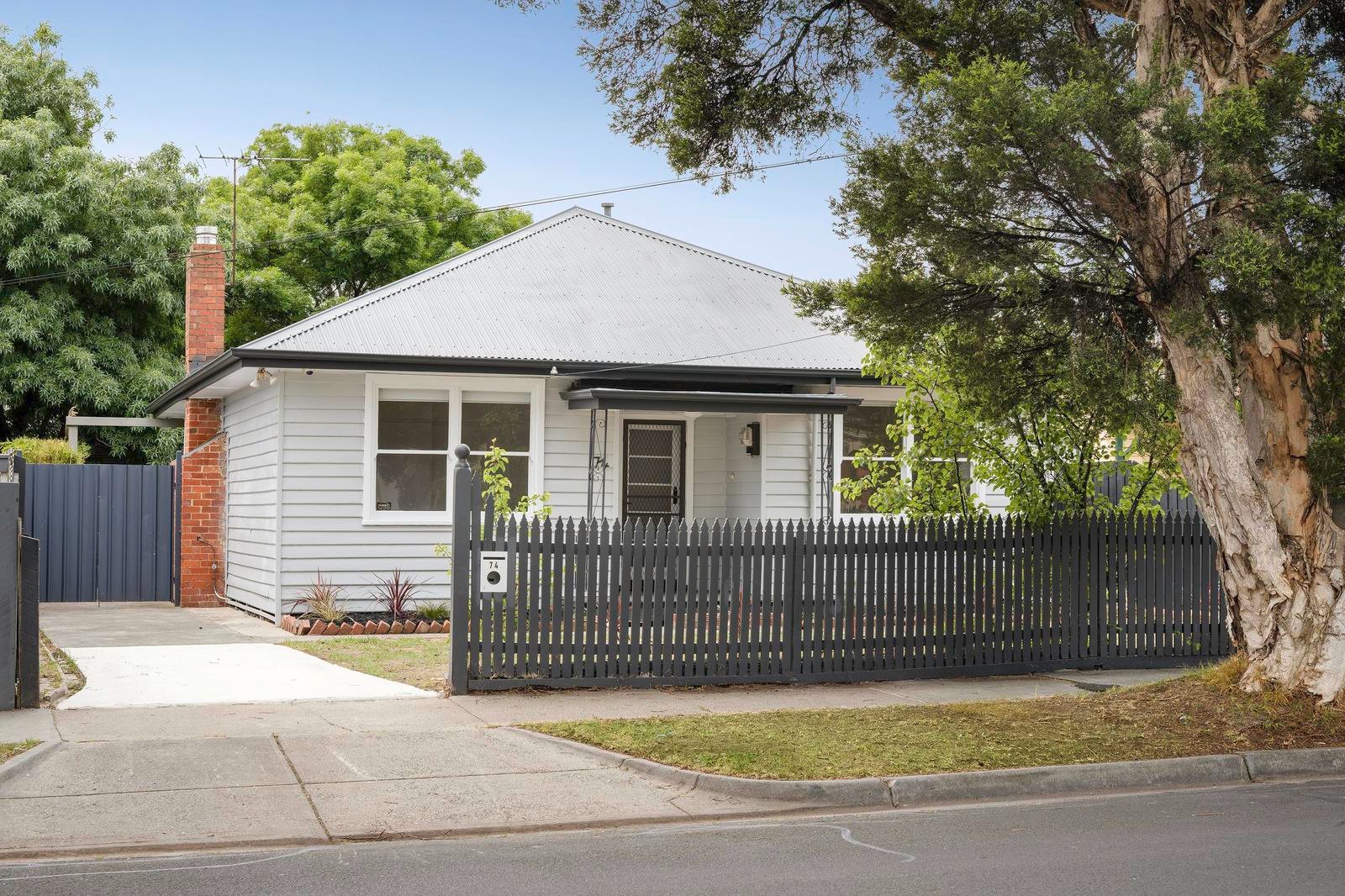 74 Lloyd Avenue, Reservoir VIC 3073