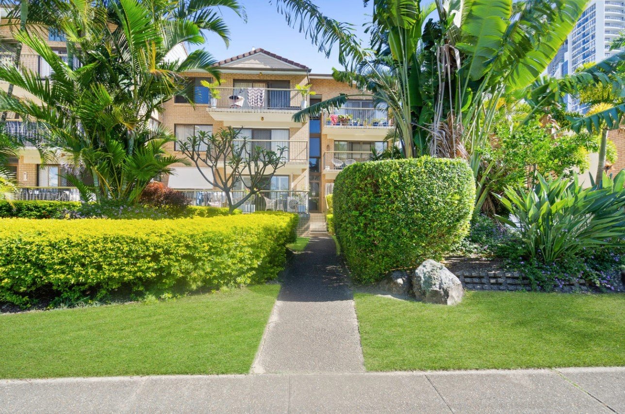 7/4 Mary Avenue BROADBEACH 1