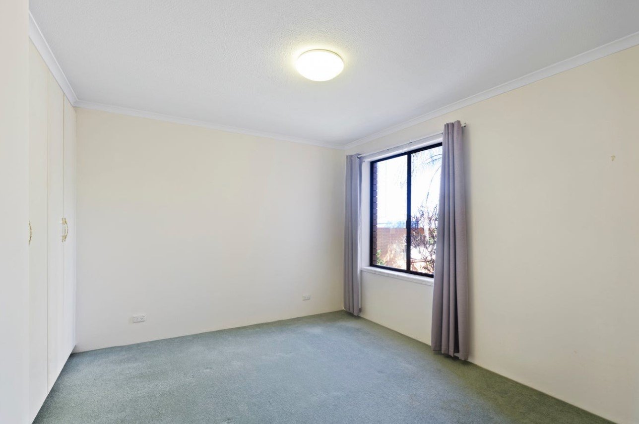 7/4 Mary Avenue BROADBEACH 10