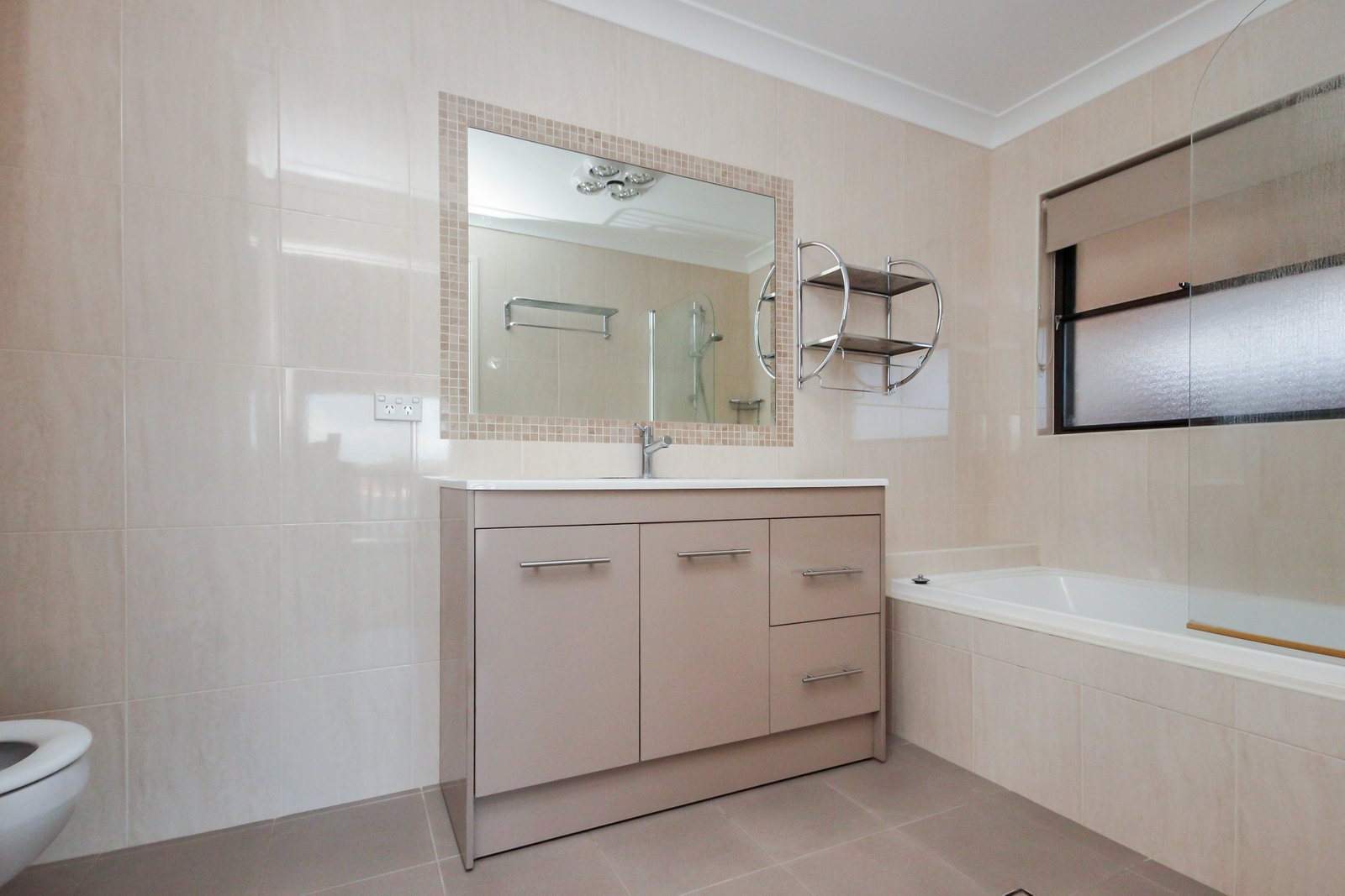 74 Norman Street LAURIETON 9