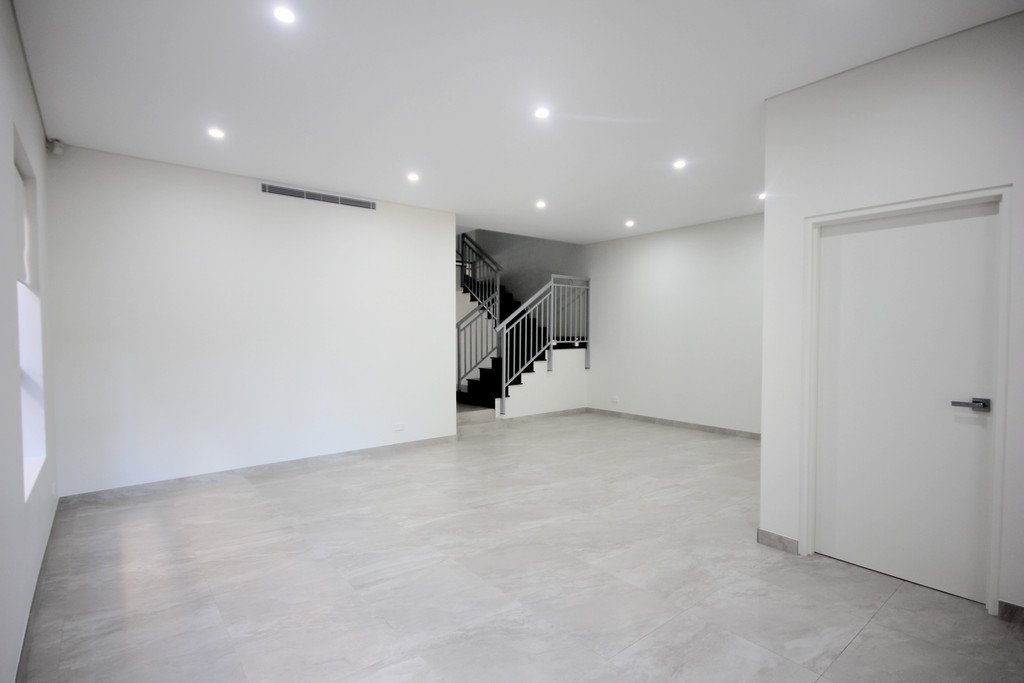 74 Payten Ave  ROSELANDS 2