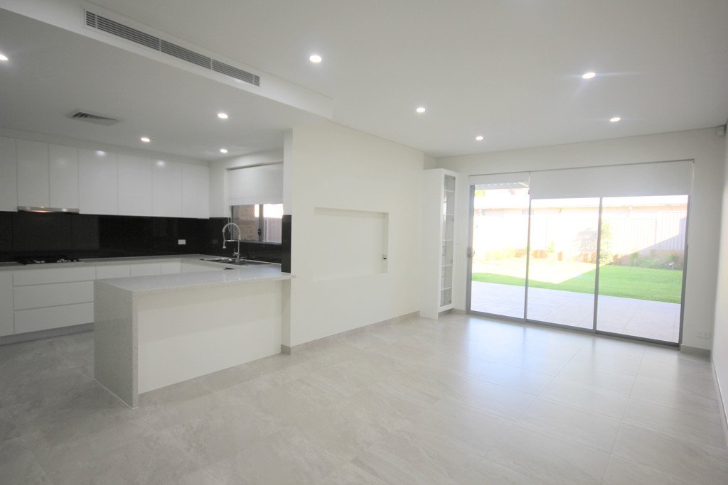 74 Payten Ave  ROSELANDS 6