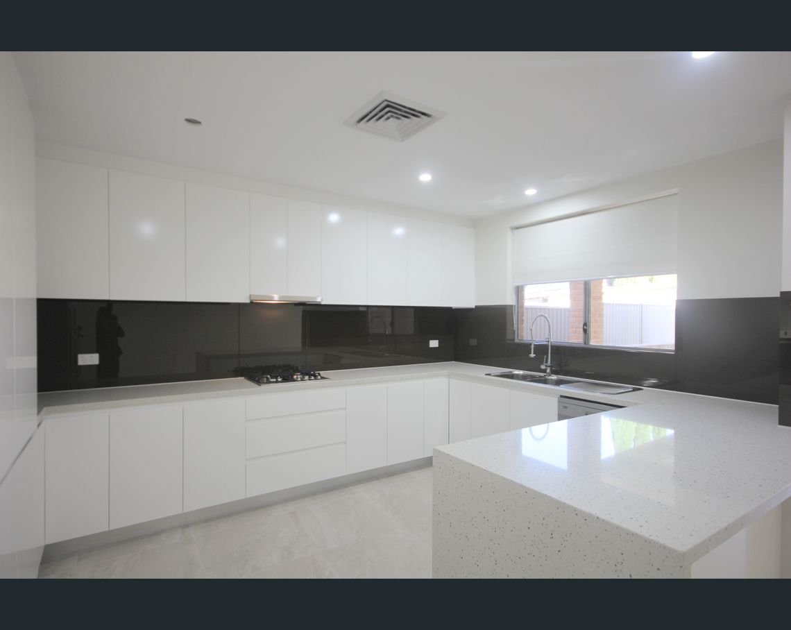 74 Payten Avenue ROSELANDS 4