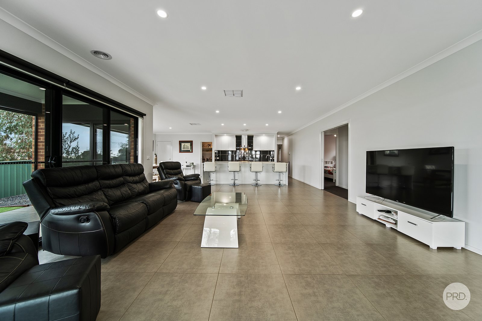 74 Queen Street KANGAROO FLAT 2