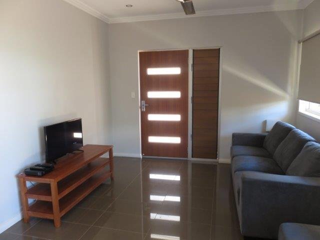 7/4 Shingoro Street BILINGURR 2