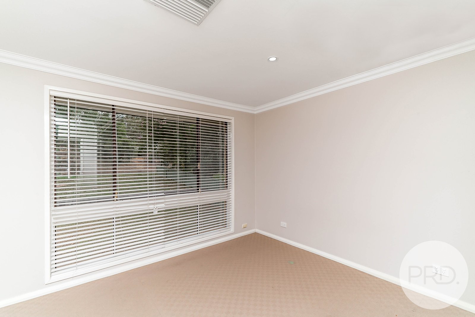 74 Simkin Crescent KOORINGAL 5