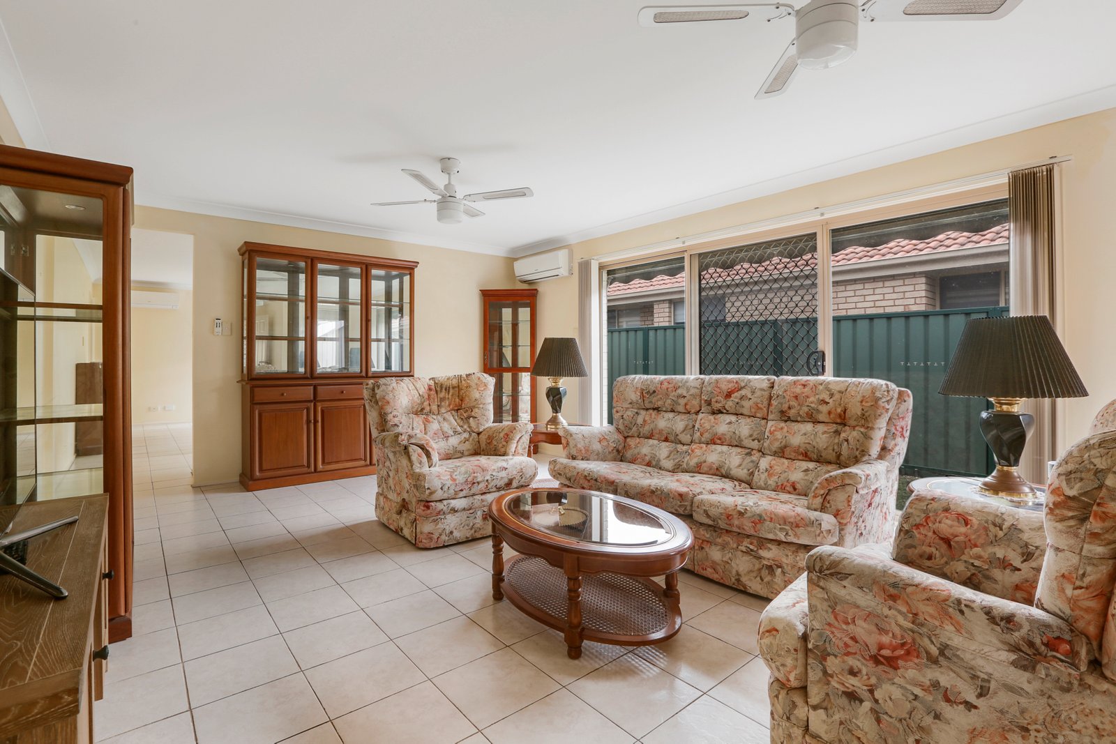 74 Sunnybank Crescent HORSLEY 2