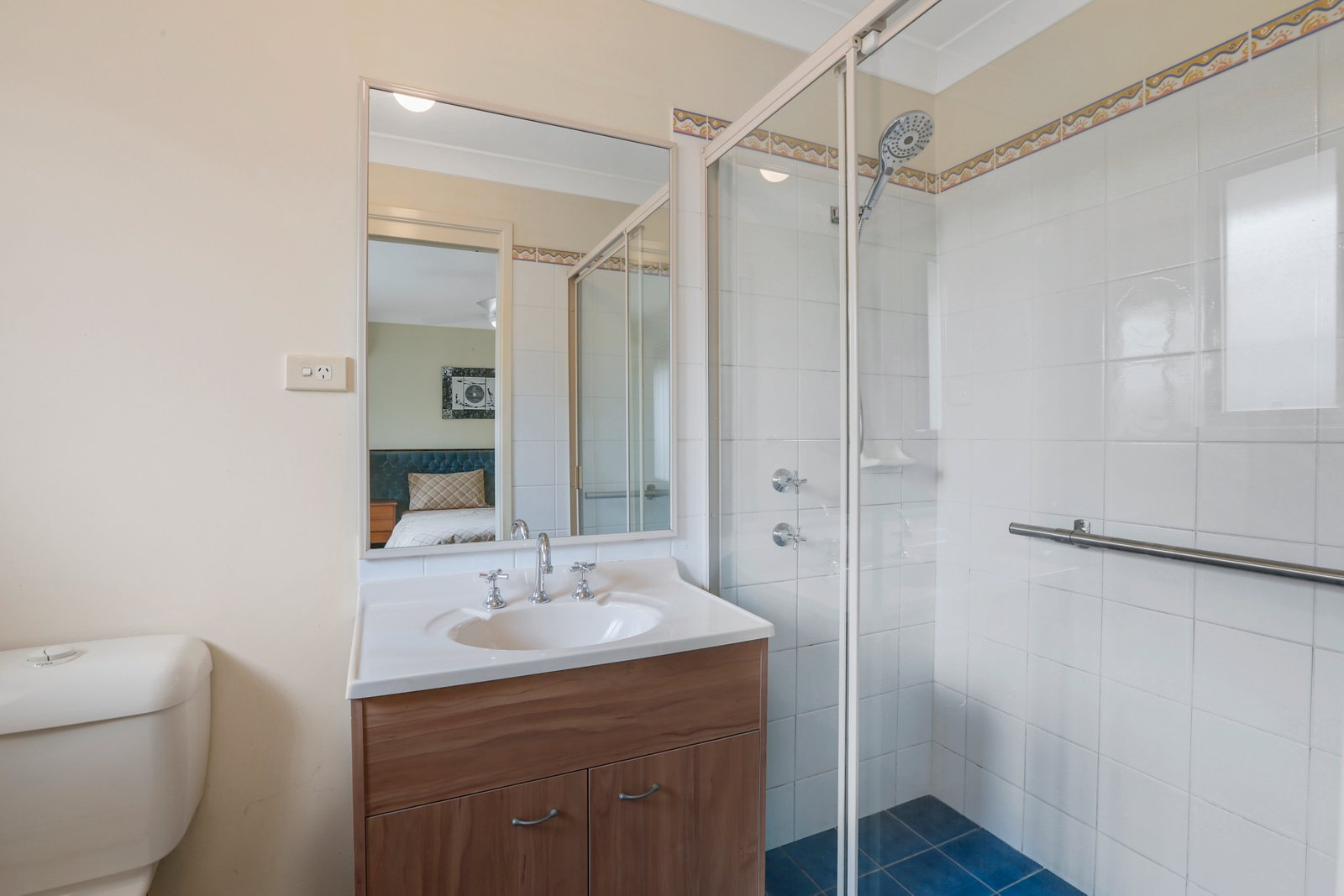 74 Sunnybank Crescent HORSLEY 5