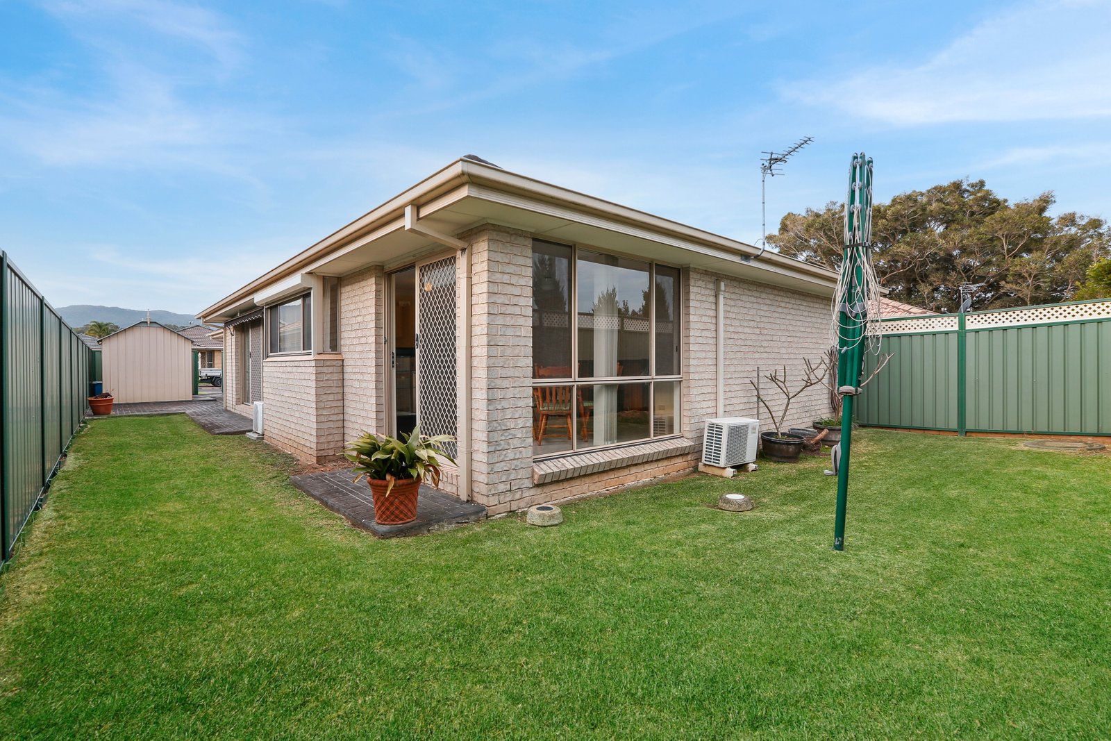 74 Sunnybank Crescent HORSLEY 8