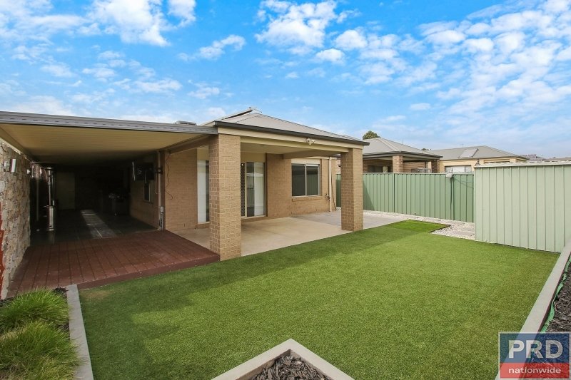 74 Victoria Cross Parade WODONGA 7