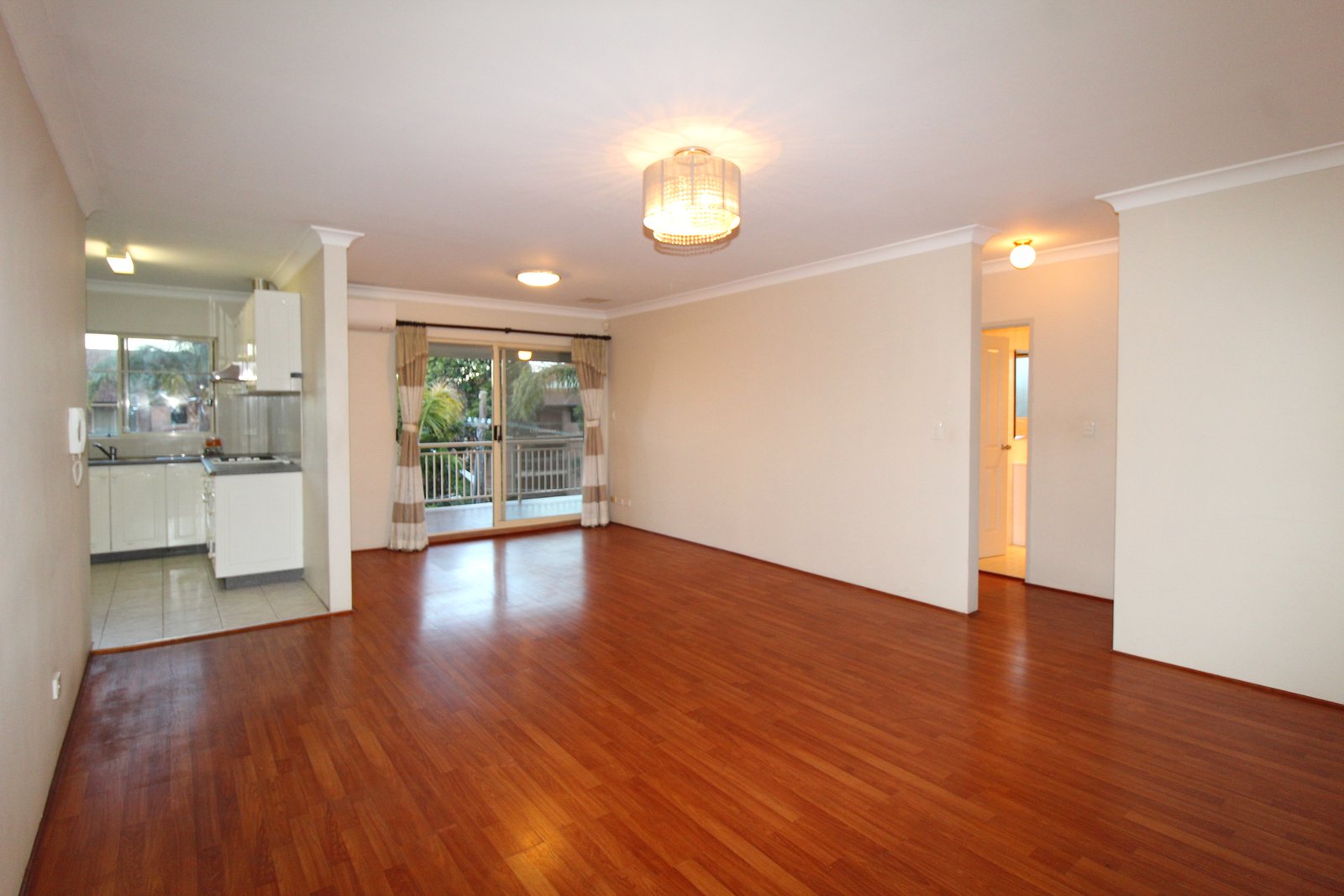 7/41-43 Hampden Street BEVERLY HILLS 1