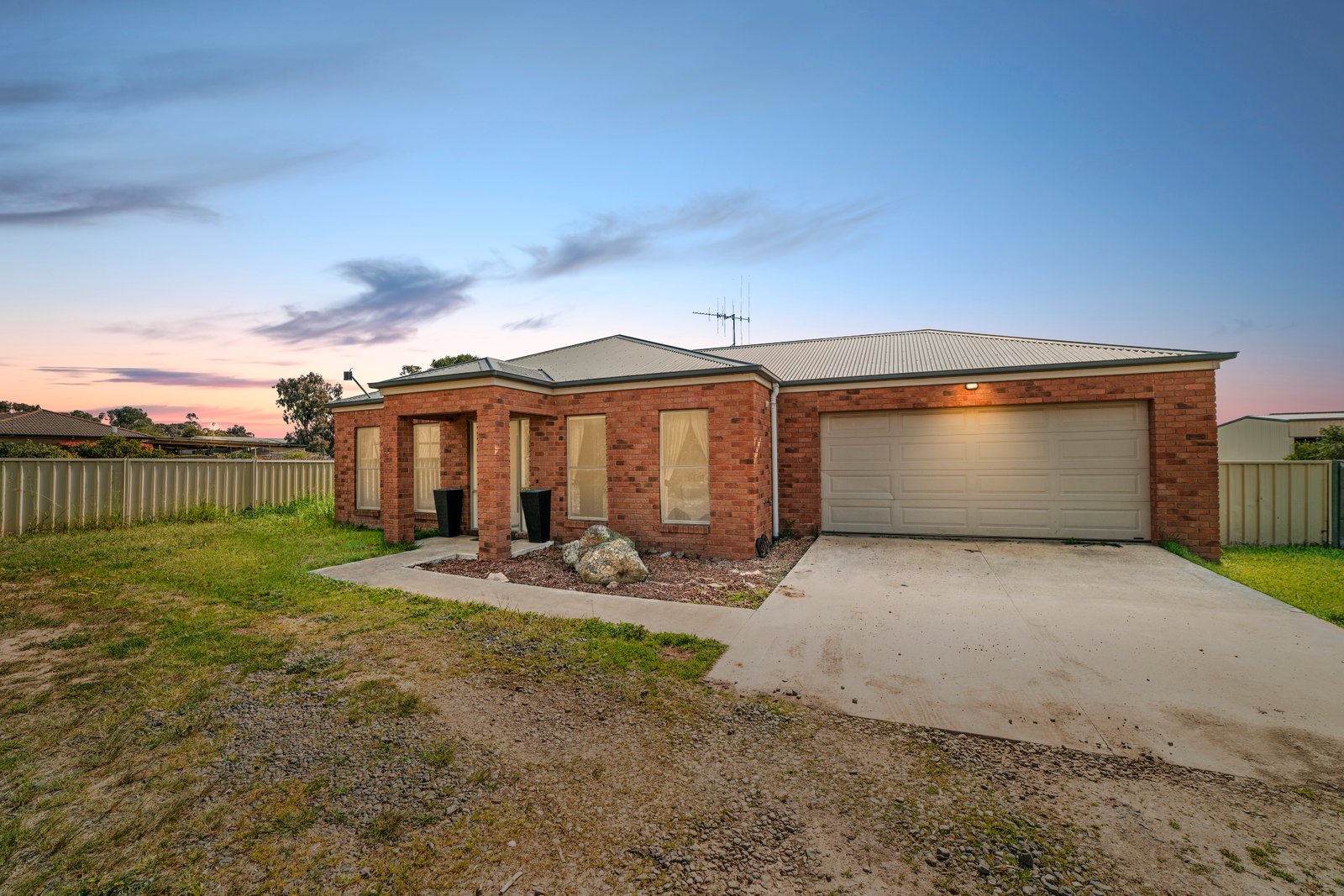 741 Midland Highway HUNTLY 1