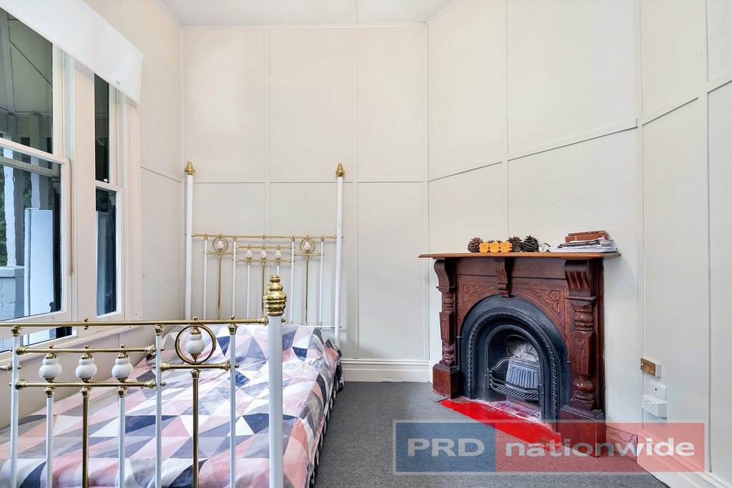 742 Geelong Road CANADIAN 6