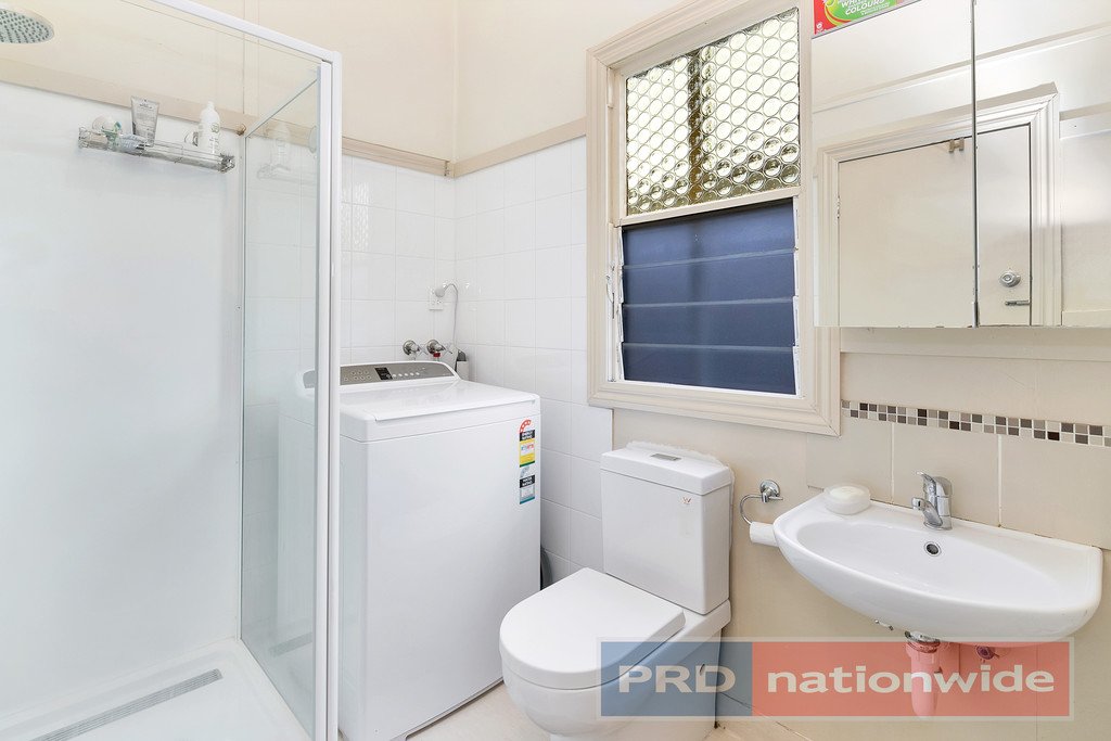 742 Geelong Road CANADIAN 7