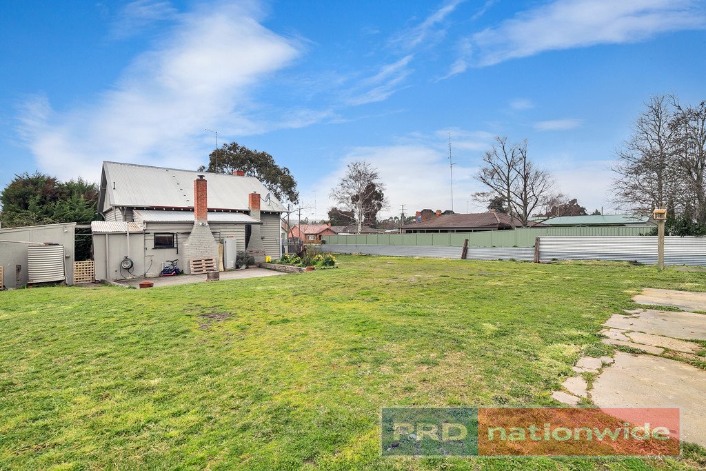 742 Geelong Road CANADIAN 9