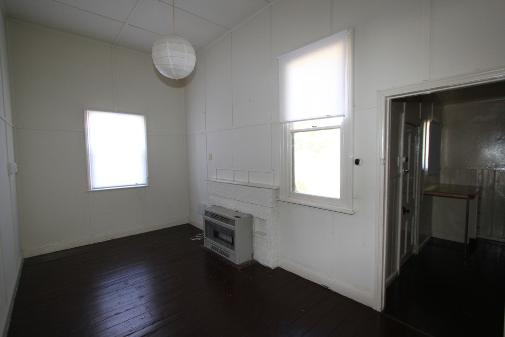 742 Geelong Road CANADIAN 4