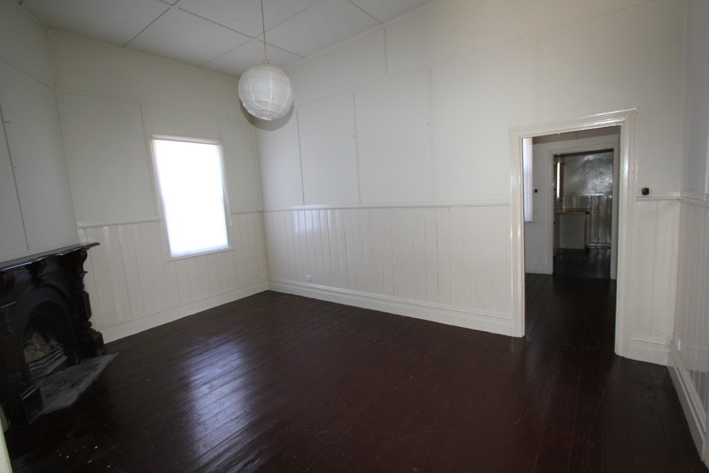 742 Geelong Road CANADIAN 5