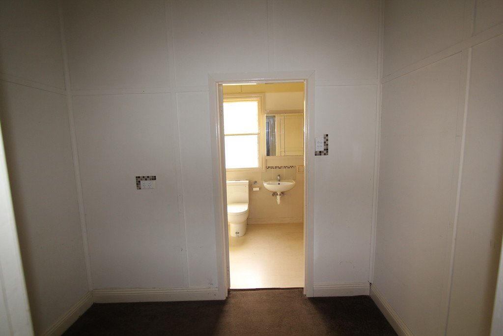 742 Geelong Road CANADIAN 7