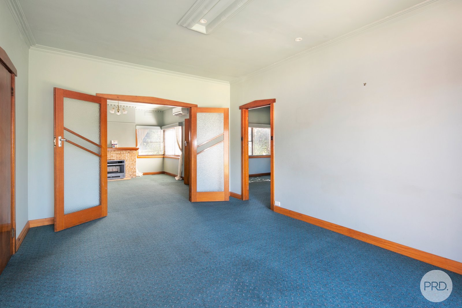 743 Geelong Road CANADIAN 6