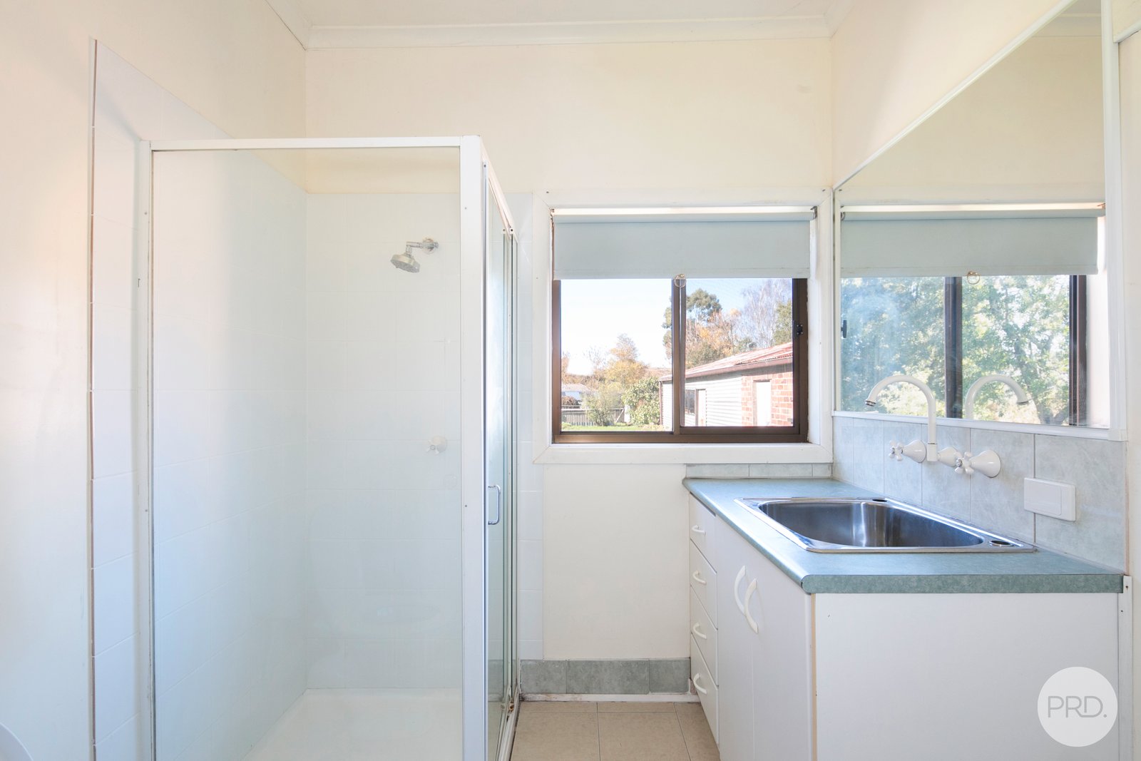 743 Geelong Road CANADIAN 8