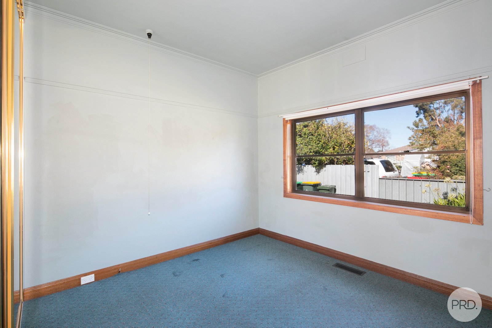 743 Geelong Road CANADIAN 9
