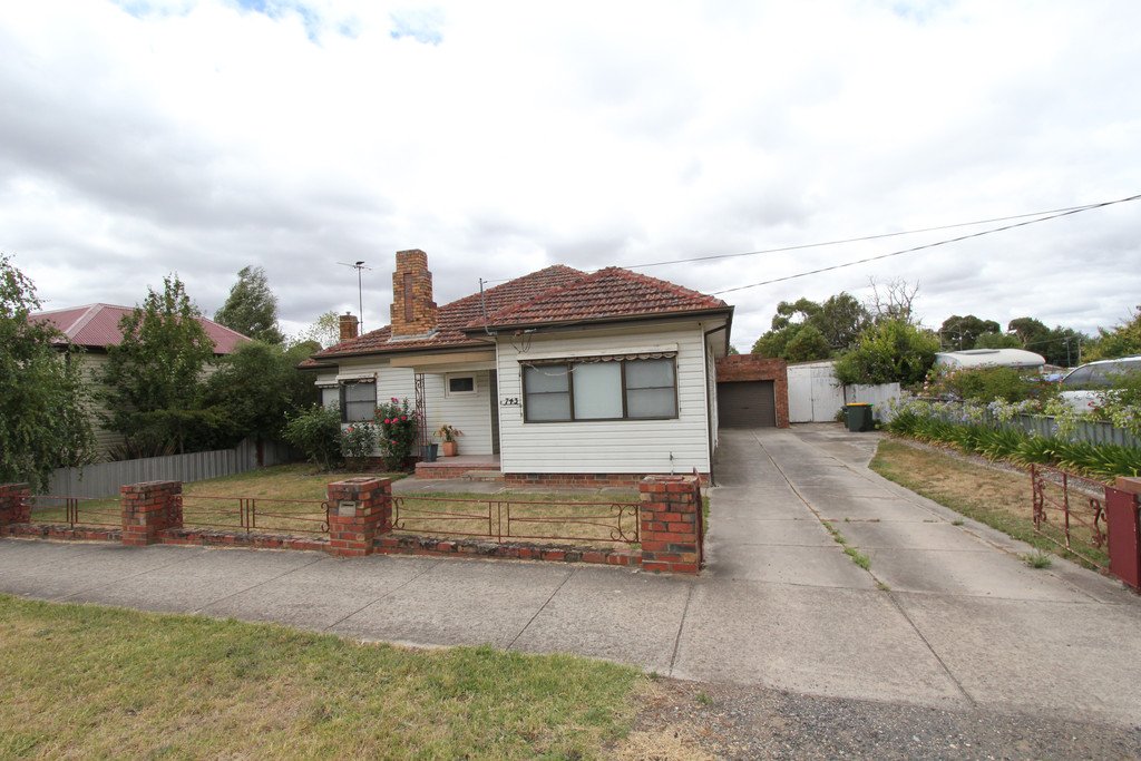 743 Geelong Road CANADIAN 1