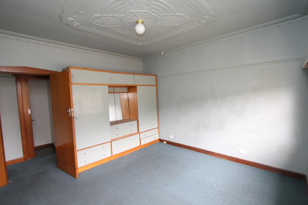 743 Geelong Road CANADIAN 5