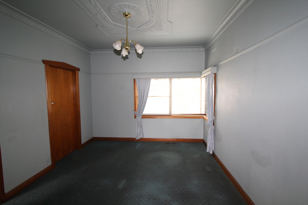 743 Geelong Road CANADIAN 6