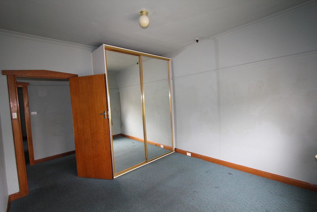 743 Geelong Road CANADIAN 7