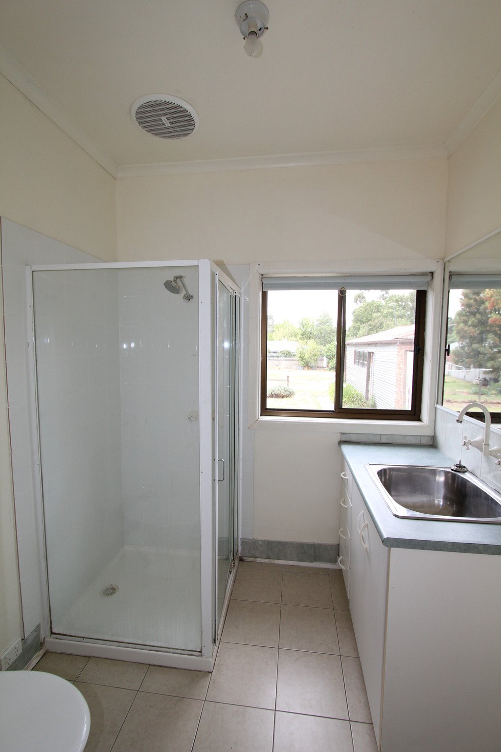 743 Geelong Road CANADIAN 10