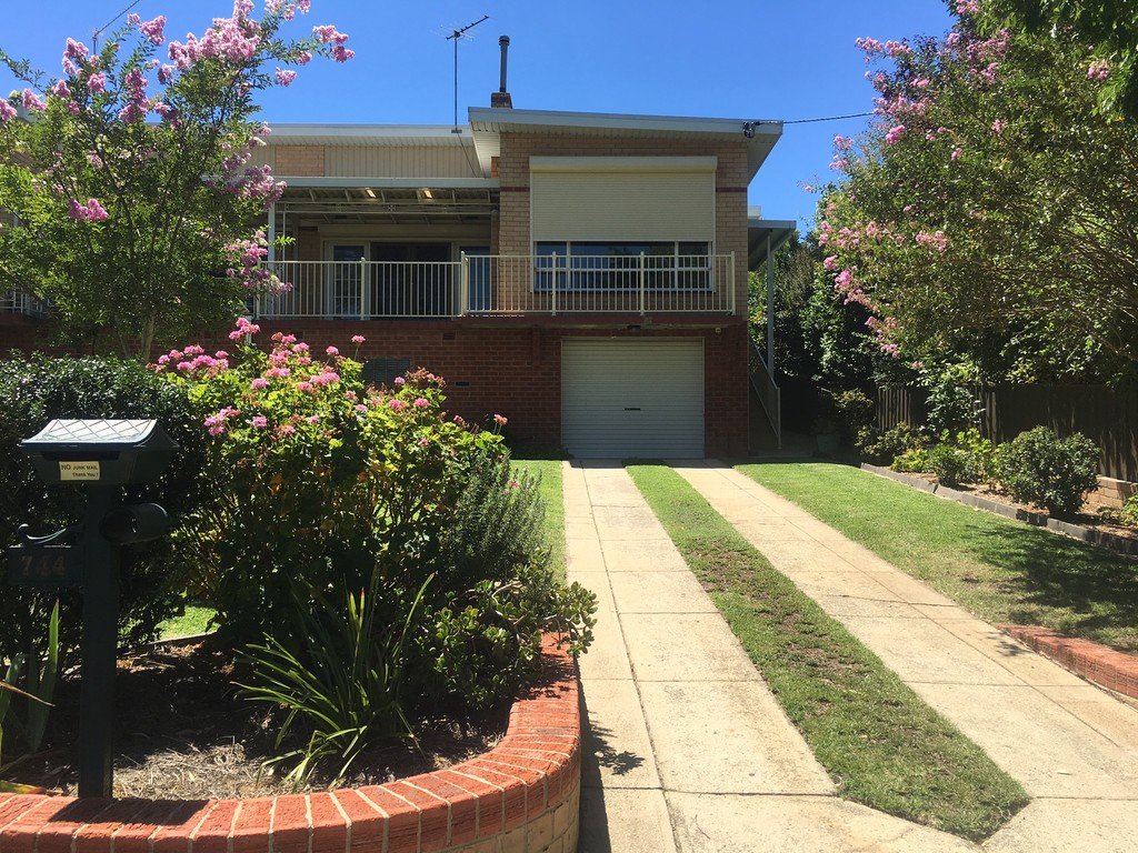 744 Fellowes Crescent ALBURY 2