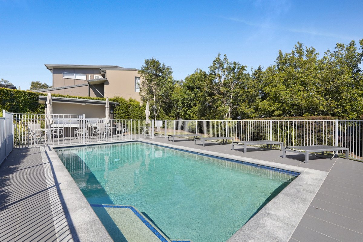 7/446 Pine Ridge Road Coombabah 2
