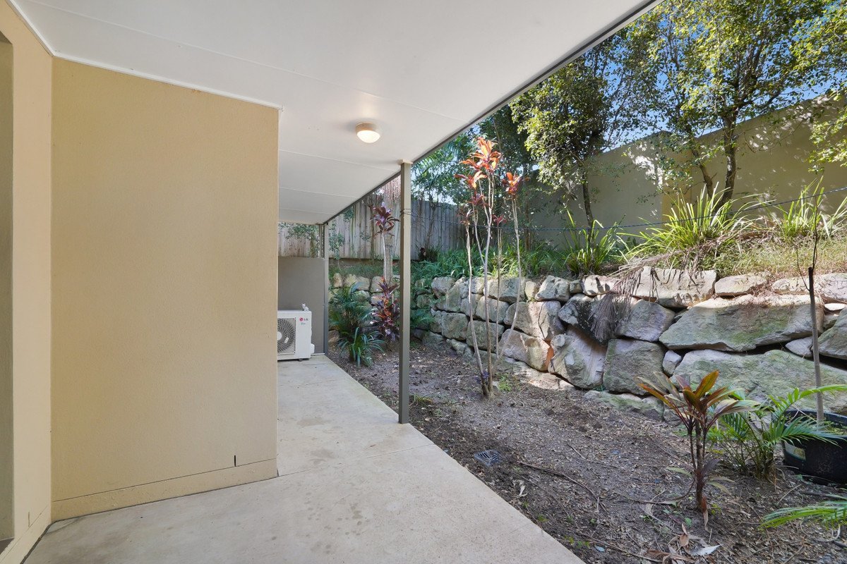 7/446 Pine Ridge Road Coombabah 6