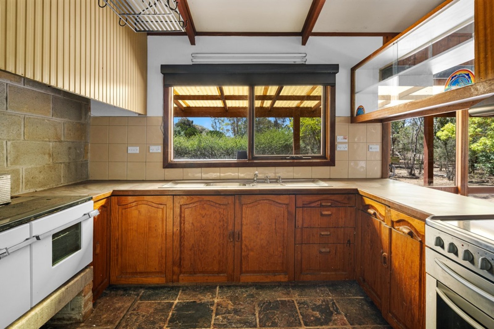 Gallery: 745 Lillicur Road