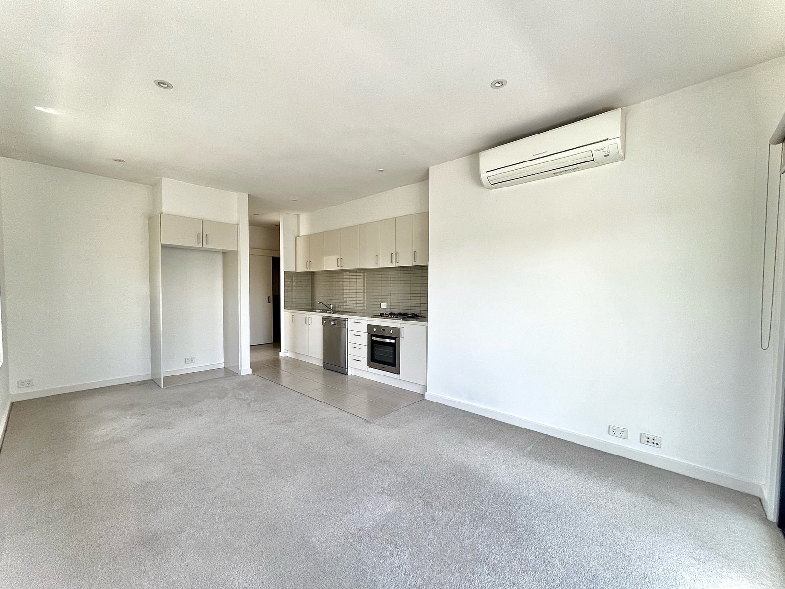 Gallery: 7/473 Warrigal Road