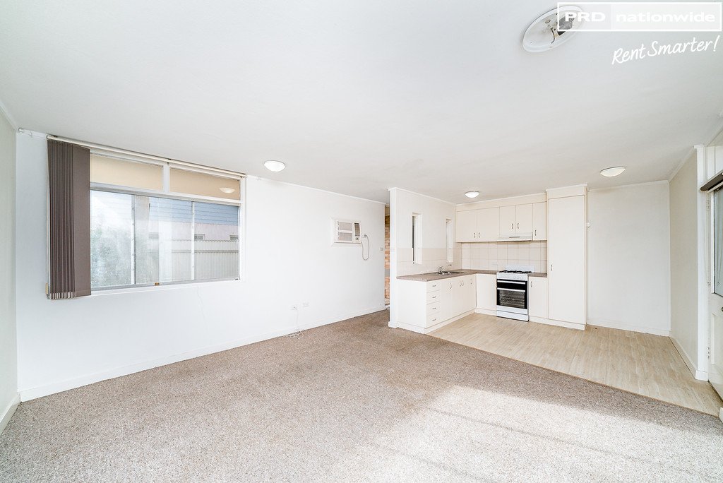 74A Tompson  WAGGA WAGGA 4