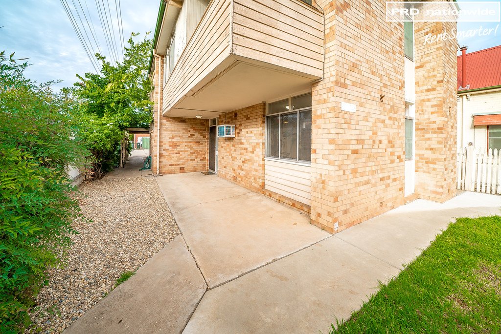 74A Tompson  WAGGA WAGGA 8