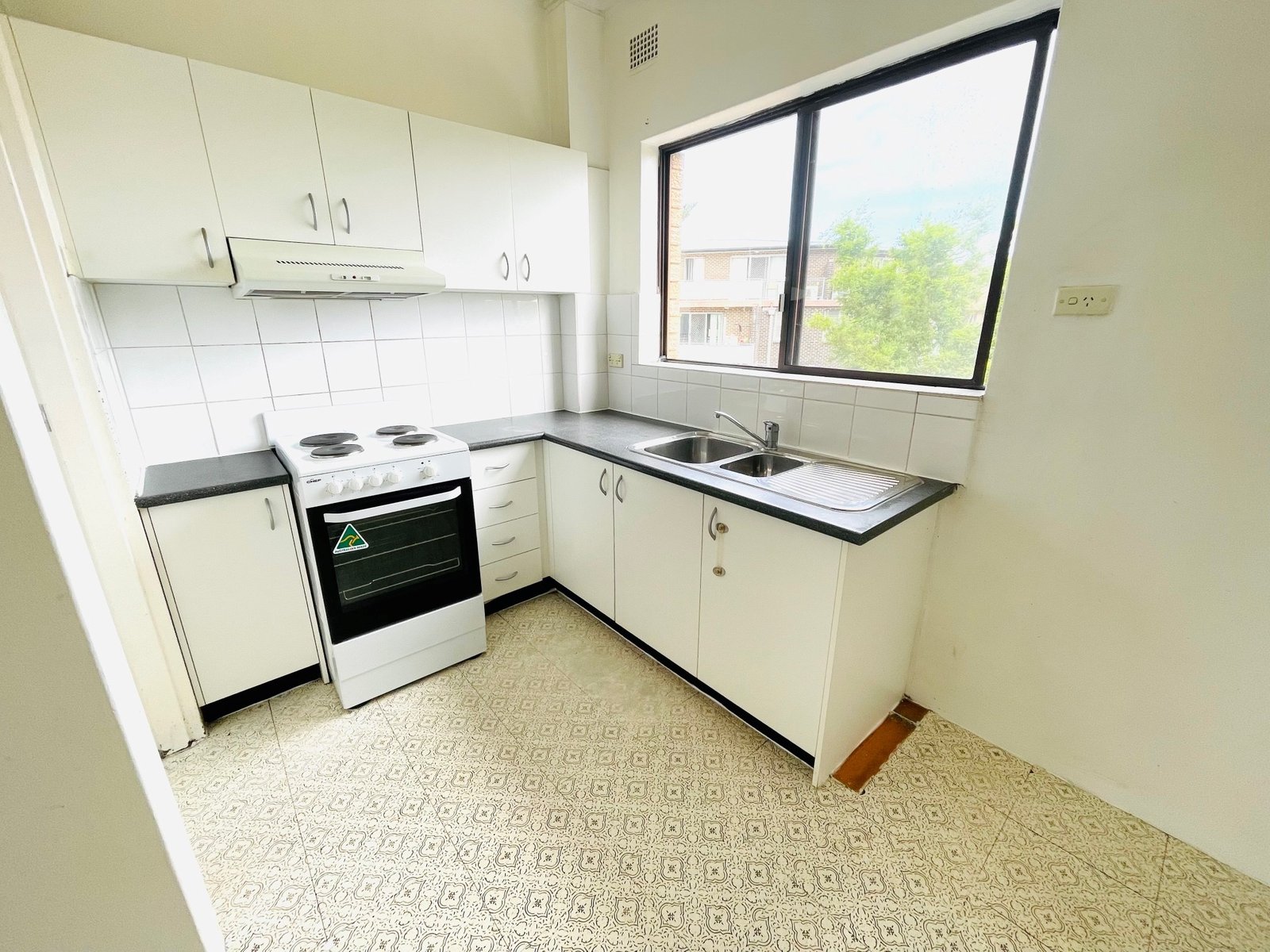 7/5-7 Lister Avenue ROCKDALE 3