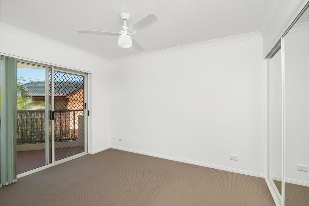 7/5-7 Ocean St  COOLANGATTA 8