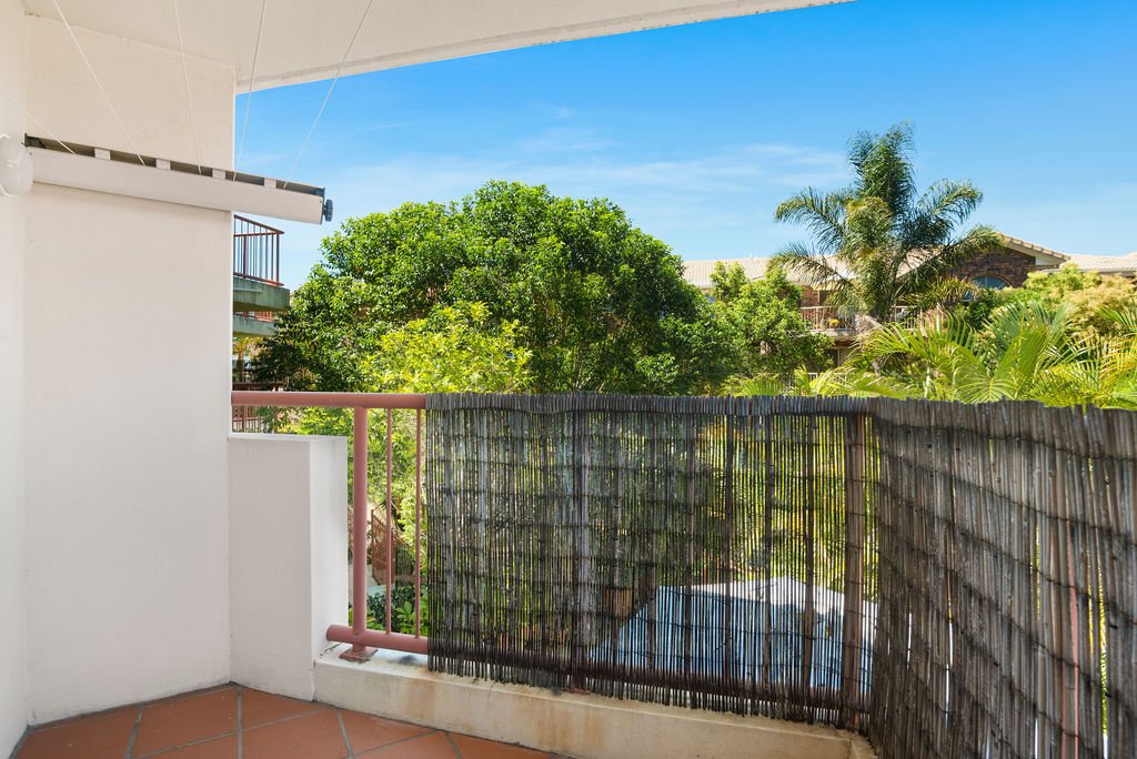 7/5-7 Ocean St  COOLANGATTA 9